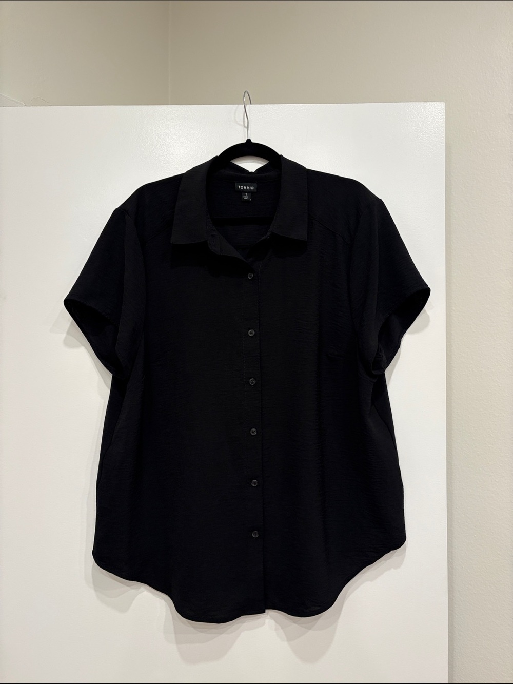 Torrid Black Button Up Top - Size 1- Like New
